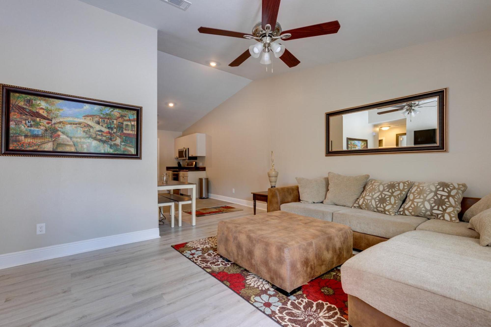 Dog-Friendly Pensacola Duplex About 7 Mi To Downtown Apartment Bagian luar foto