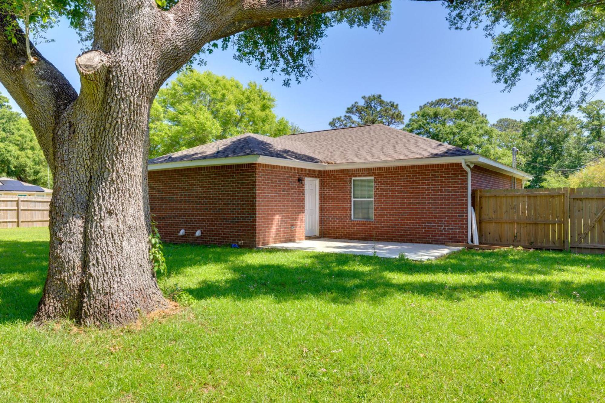 Dog-Friendly Pensacola Duplex About 7 Mi To Downtown Apartment Bagian luar foto