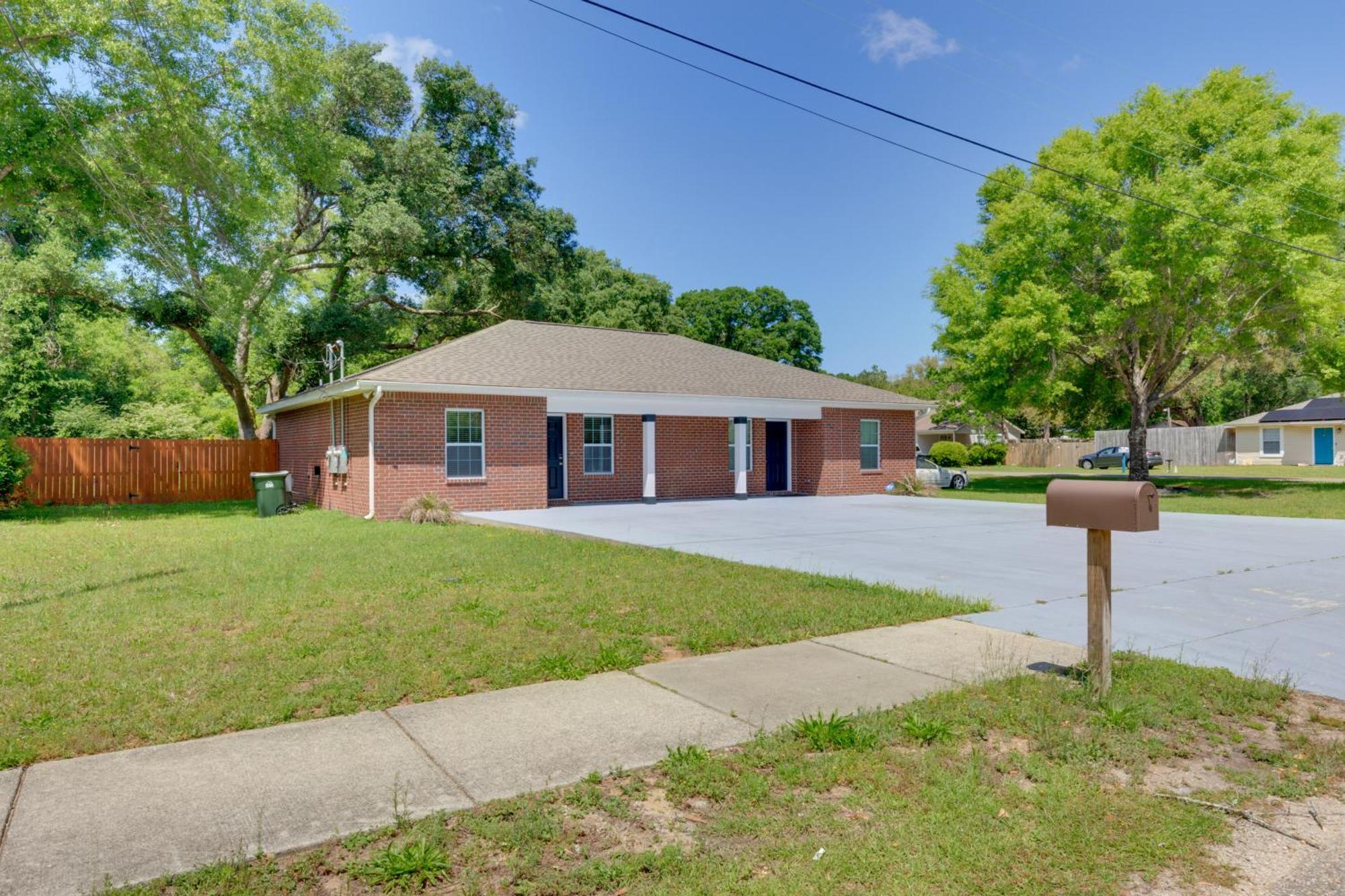 Dog-Friendly Pensacola Duplex About 7 Mi To Downtown Apartment Bagian luar foto
